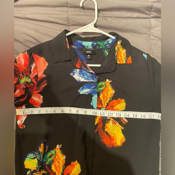 Mission Black Vivid Floral Print Button Down Size Medium - Picture 10 of 11